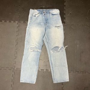 American Eagle 90s Boyfriend ripped jeans